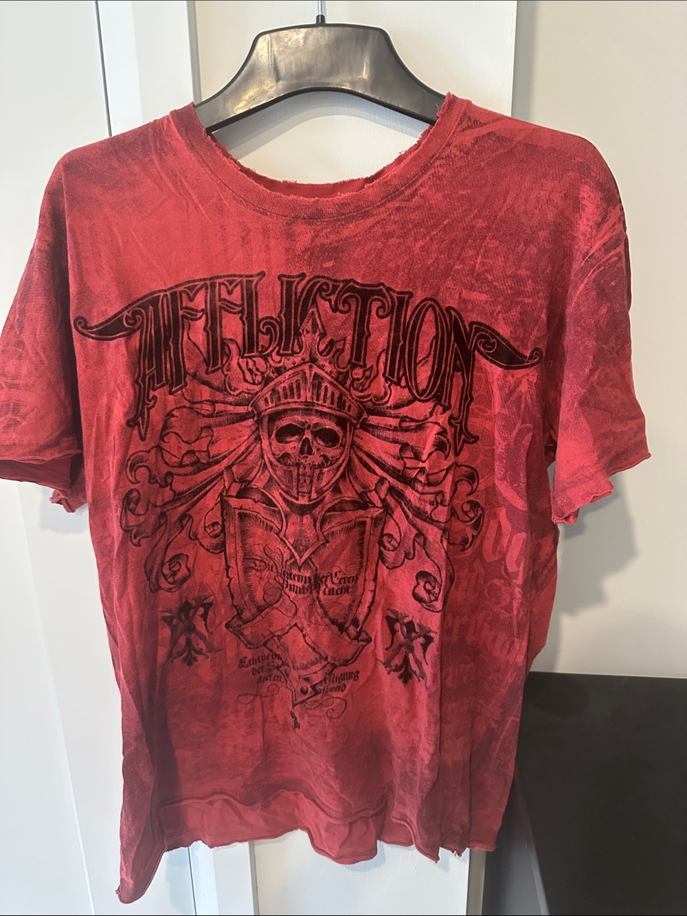 Affliction Unisex Red Graphic Crew Neck T-Shirt - Size M Amazing Condition